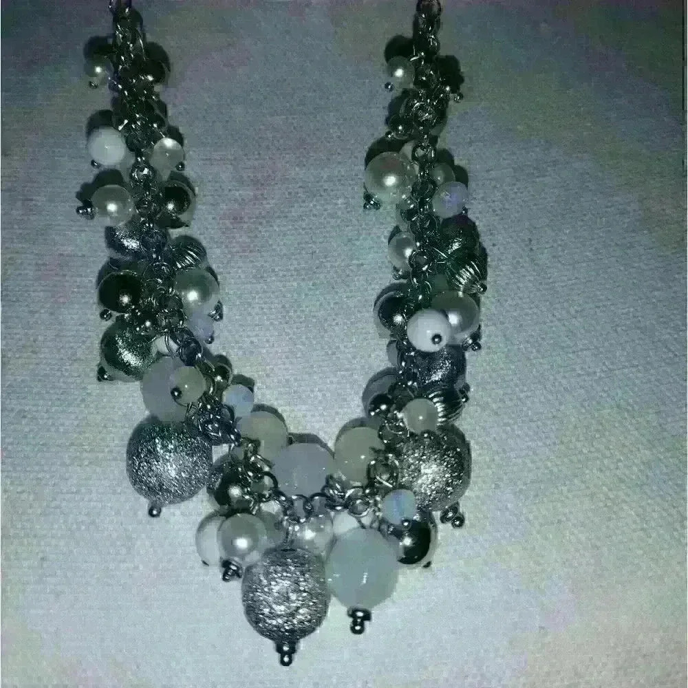 Women's Beautiful Beaded Necklace And Earring Set Brand New With Tags - Picture 11 of 13